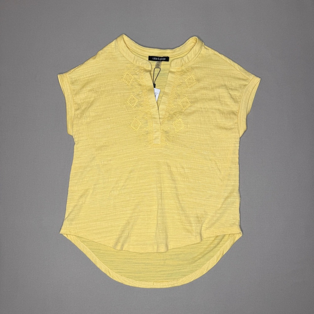 Cable & Gauge Yellow Embroidered Slub Knit Top Short Sleeve Small NWT